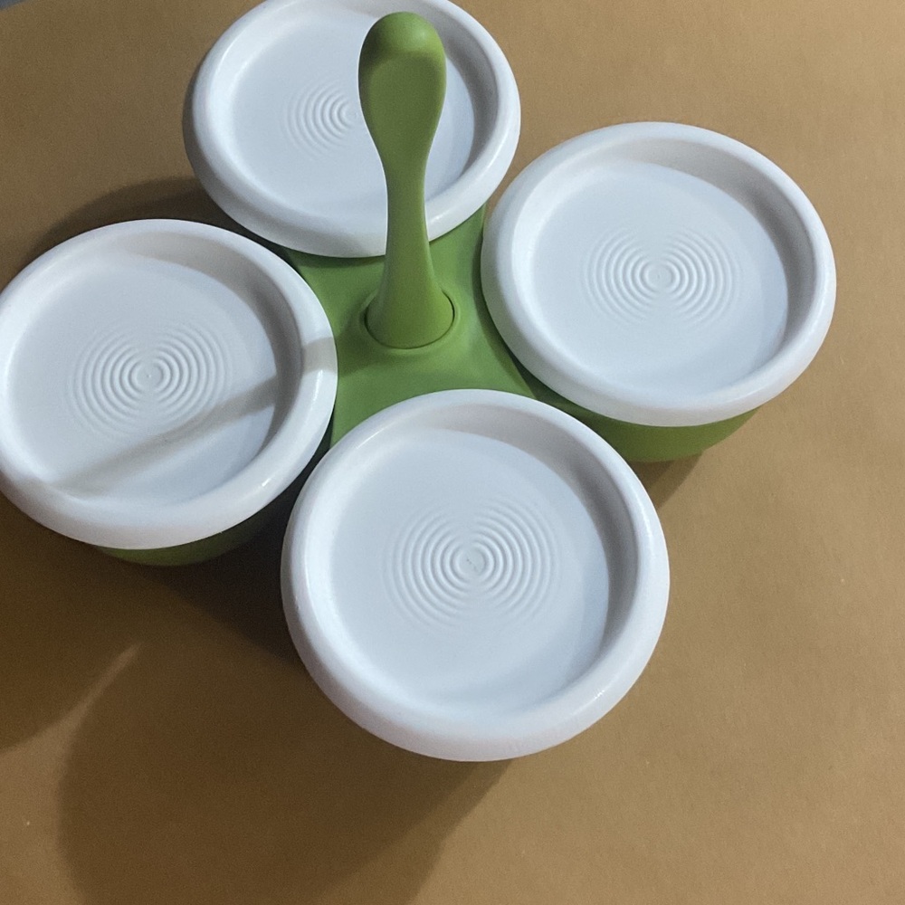 Tupperware Green and White condiments server. - Picture 2 of 8